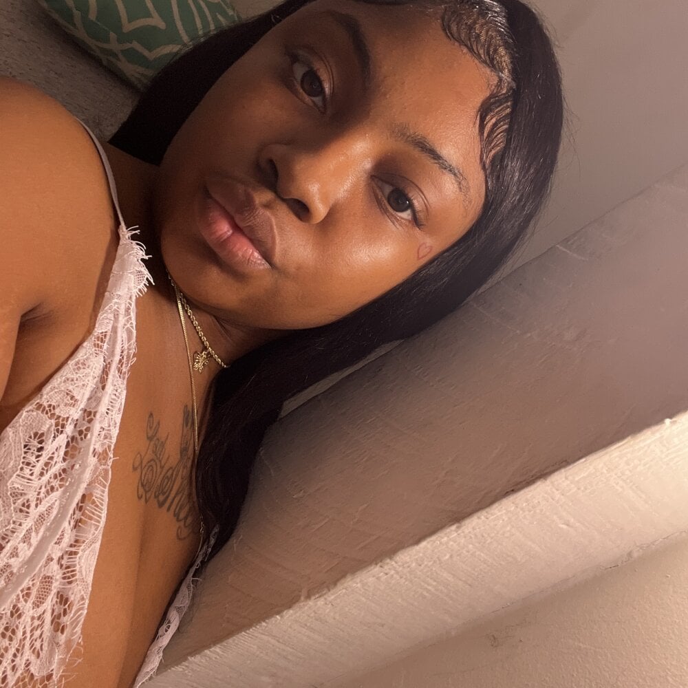 cocochanel7070 live cam model at StripChat
