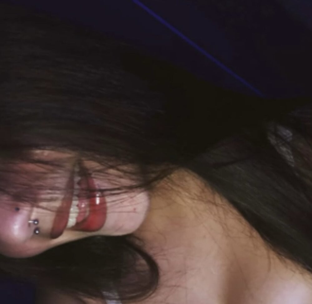 sobrema5 live cam model at StripChat