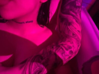 TrixieAndDaddy Couple Blowjob Strip Webcam