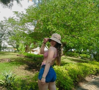 Mailin18 Female Masturbation Free Webcam Naked