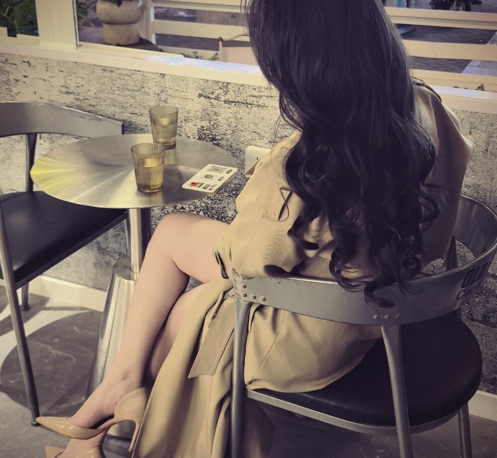 watchgirlcam.com stellalou_ livesex profile in places-where-im-happy cams