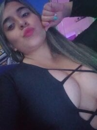 marcelaalzat's Offline Chat Room