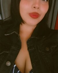 Nelly_StripHot's Offline Chat Room