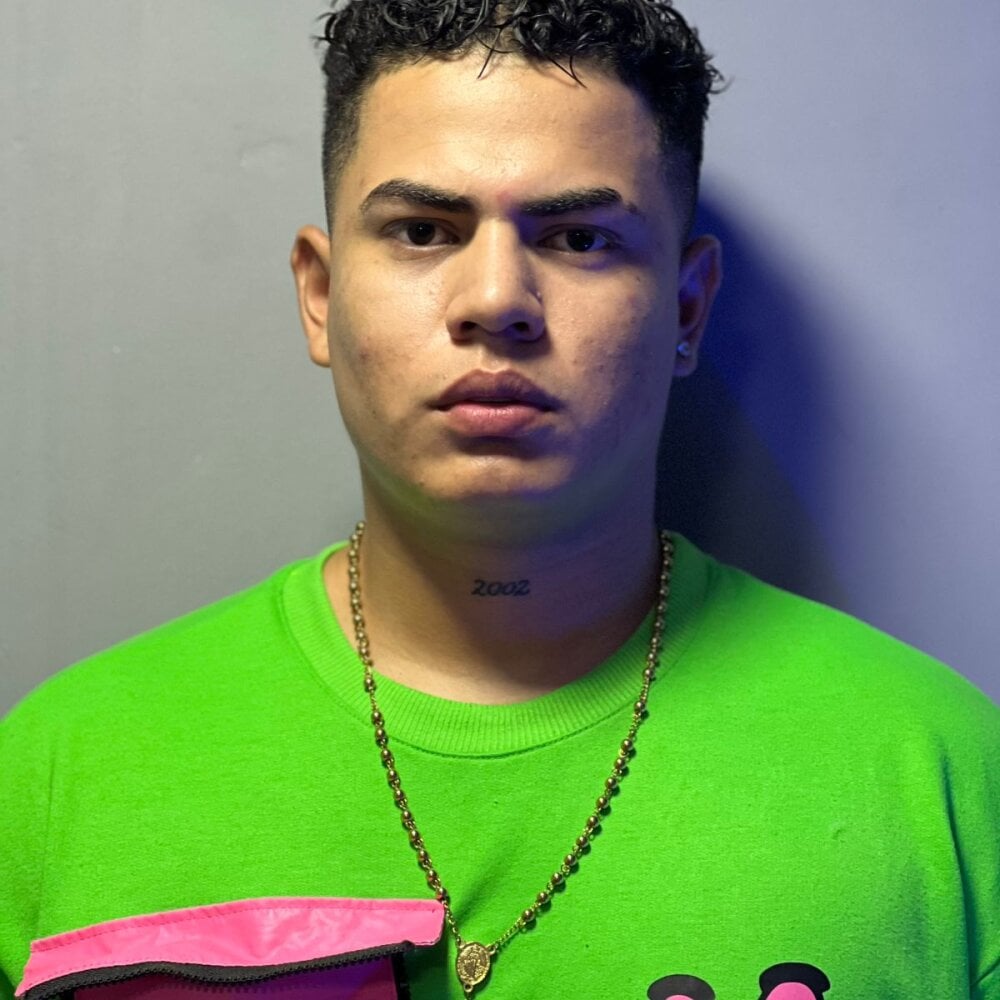 sexhugoboyxxx profile
