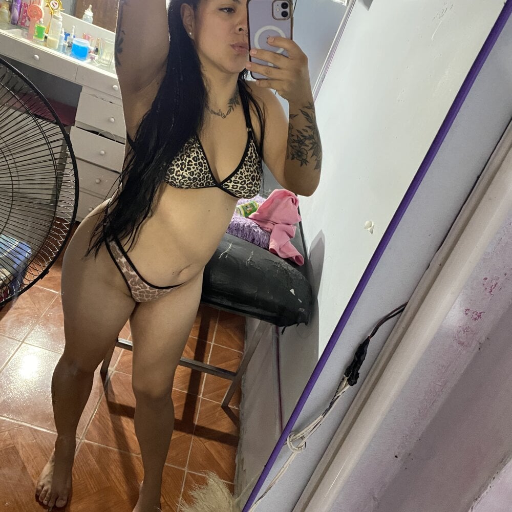 mamilindaa webcam livesex profile in small-town-in-poland cams