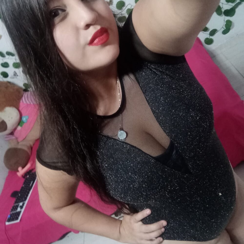 Christina_Naughty's Offline XXX Chat