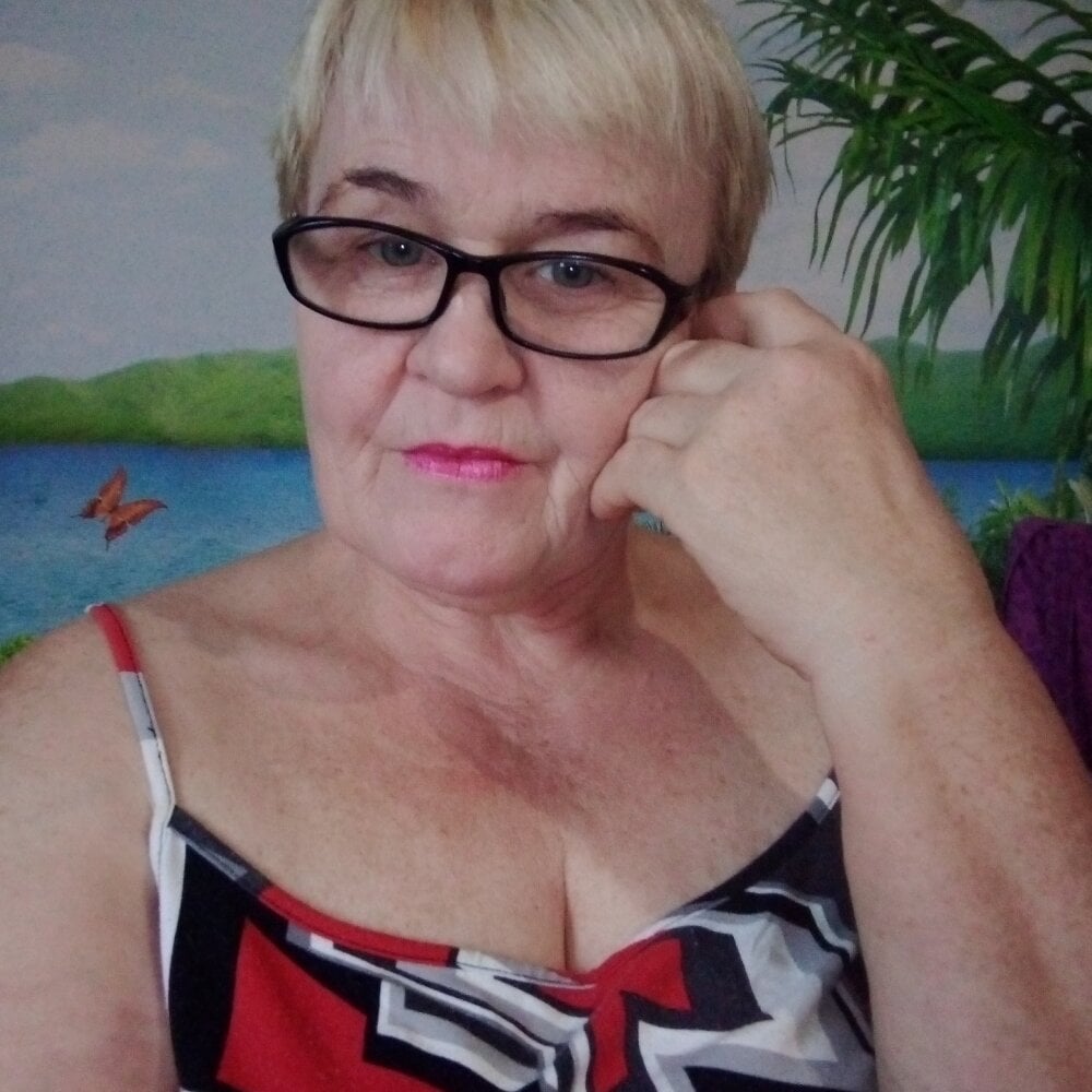 VioletSweet566's Offline XXX Chat