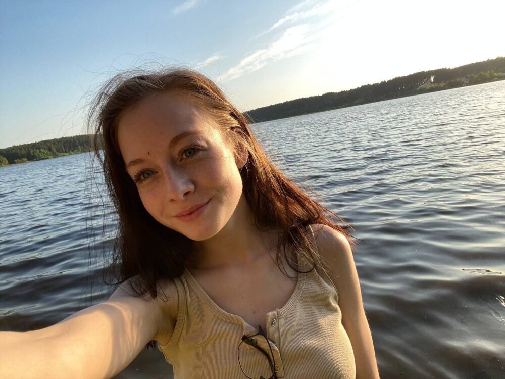 Live sex webcam photo for MariaLunton #290074211