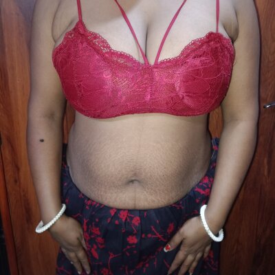 lovelypriya3 from stripchat
