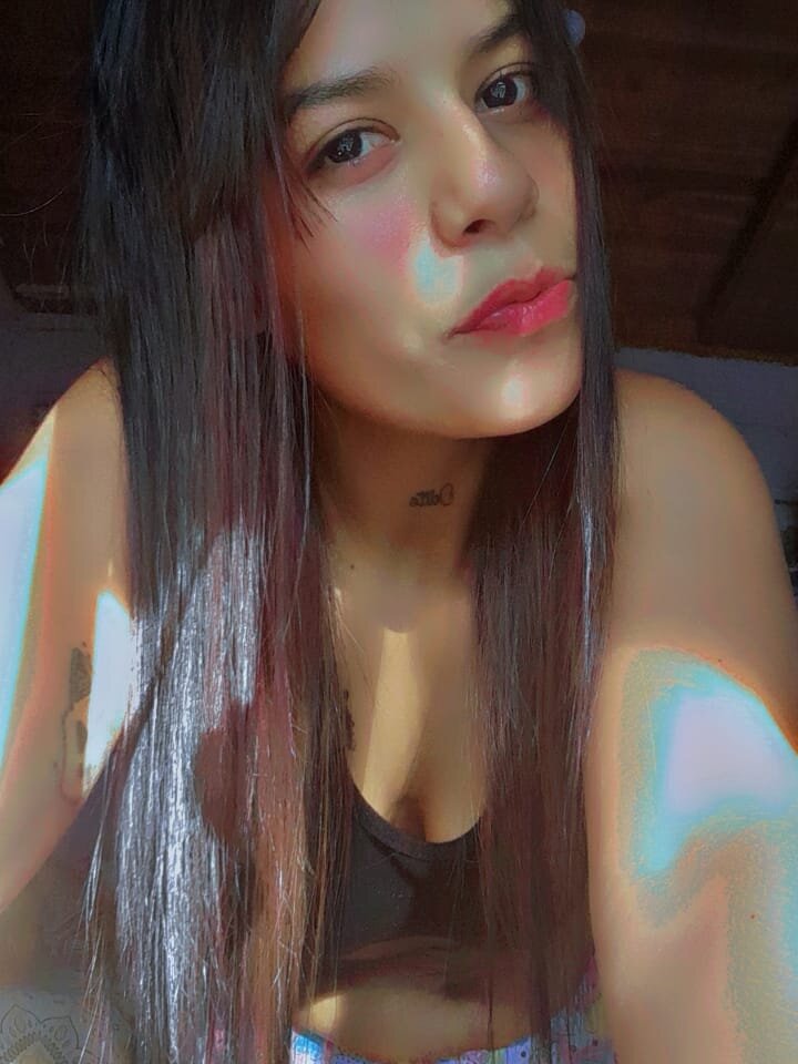 nikkidanielx69 profile