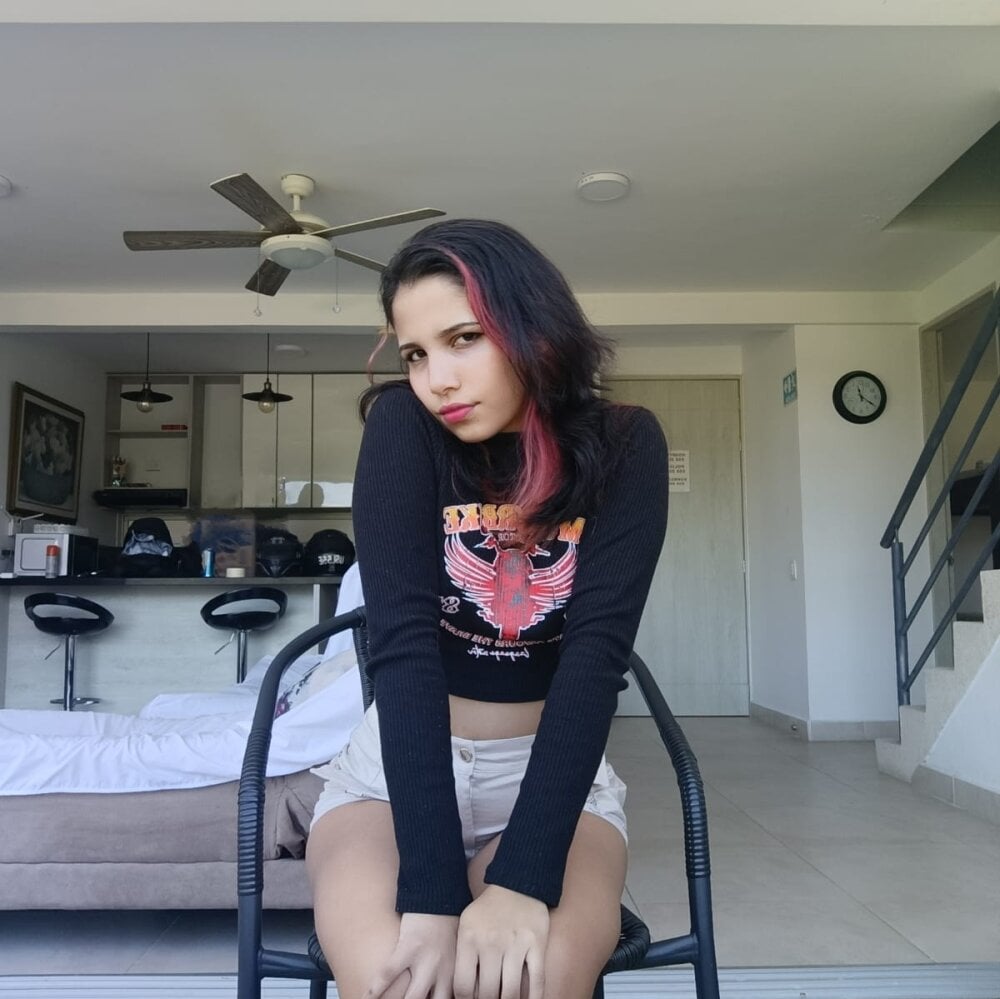 RavenandCody live cam model at StripChat