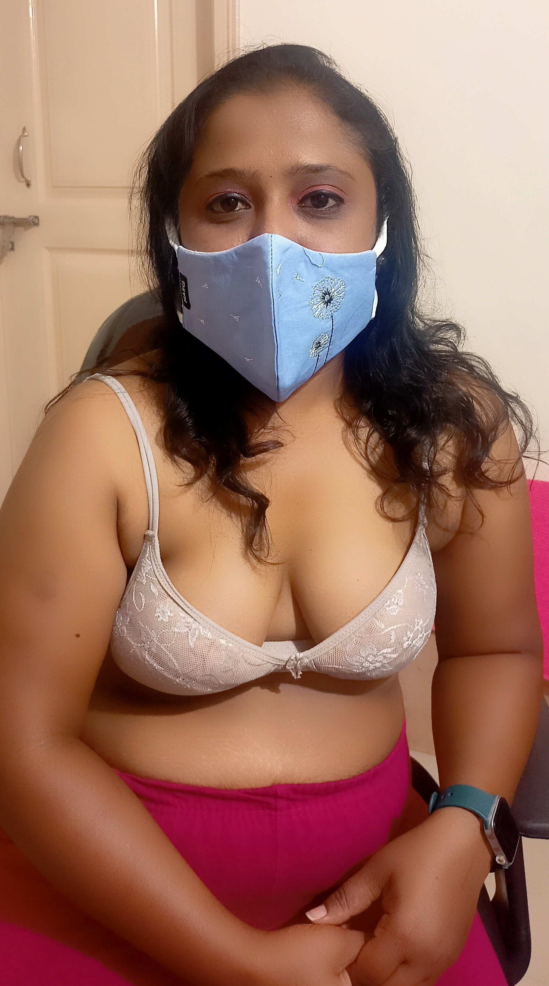 sexynayan23 live webcam