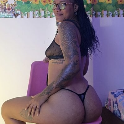 Charlotte_bronxxx on StripChat