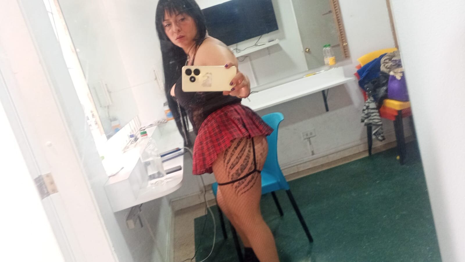 Pamela1_Red