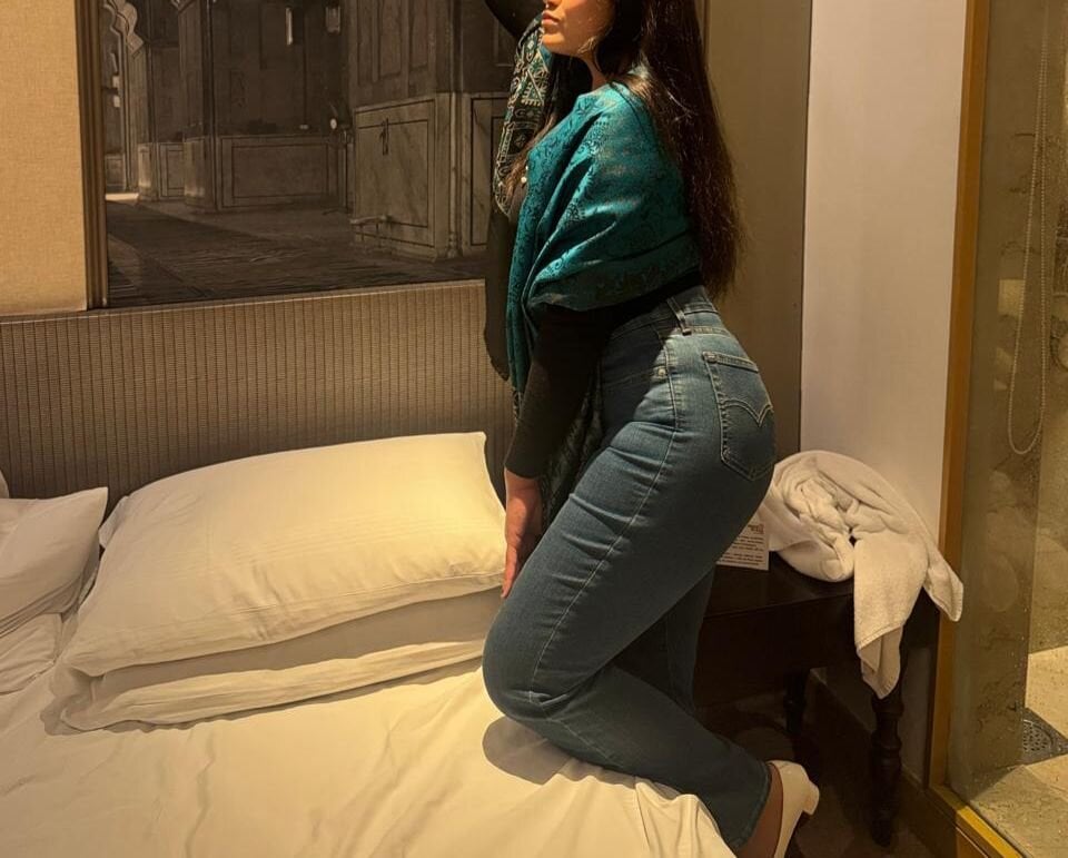 URs_RIYA's Offline XXX Chat