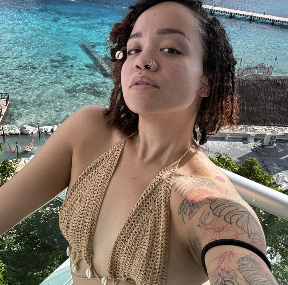 xTinaSnowx profile