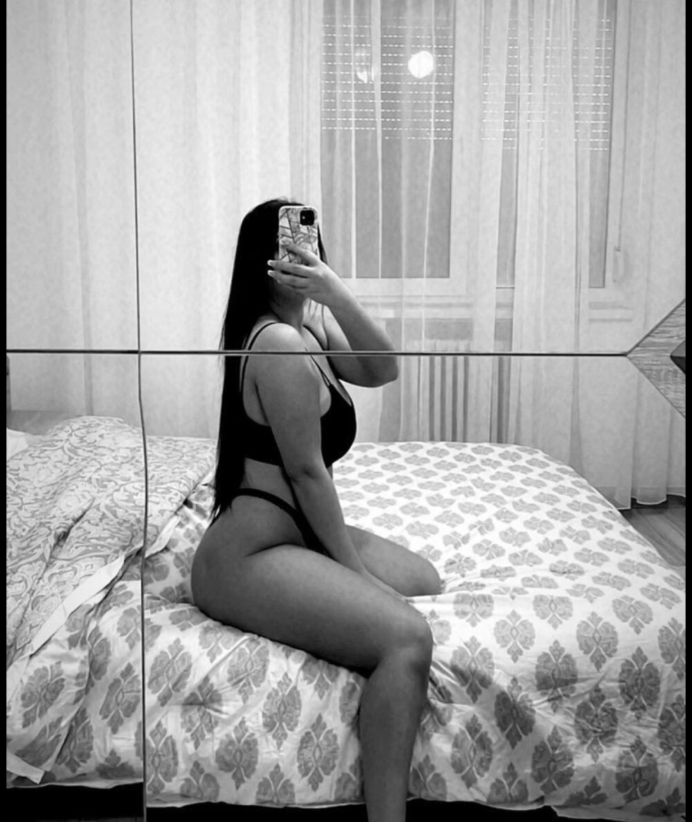 Bold-arabic-vibes live cam model at StripChat