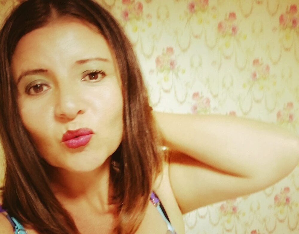 sexlivecamsites.com debora_cienfuegos25 livesex profile in stuck-on-ur-mind3 cams