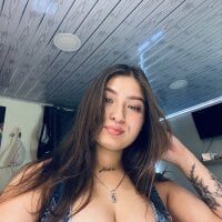 Ivonne_Cooper's Offline Chat Room