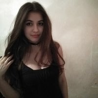 Iris_Heath Adlı Modelin Çevrimdışı Sohbet Odası