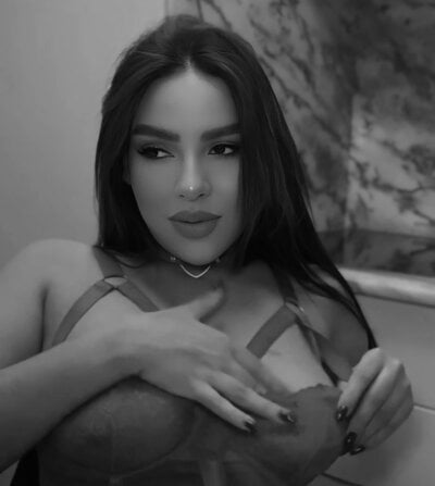 PamAnna - young
