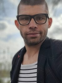 Frenchies_boys' Offline Chat Room