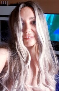 Nicki_Jacky's Offline Chat Room