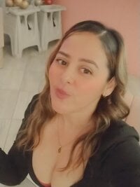 mamaxita1902's Offline Chat Room
