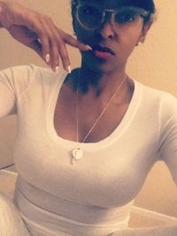 NoirQueen's Offline Chat Room