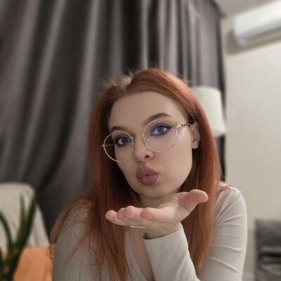HarrietHaddaway Female Shaven Cam Strip