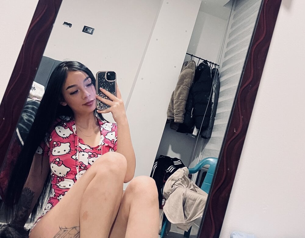 babyleah_gold from stripchat