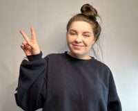 NylinekAri's Offline Chat Room