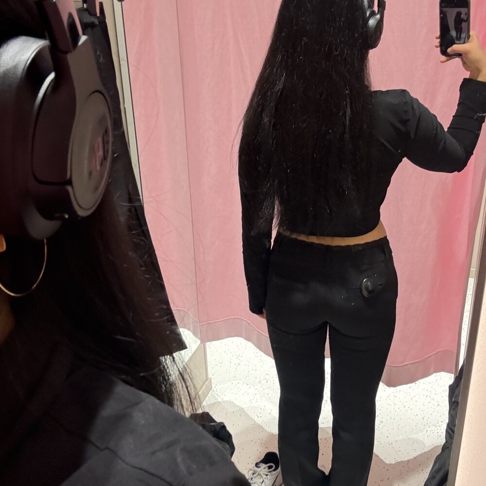 watchgirlcam.com cutejulia1 livesex profile in on-the-router cams