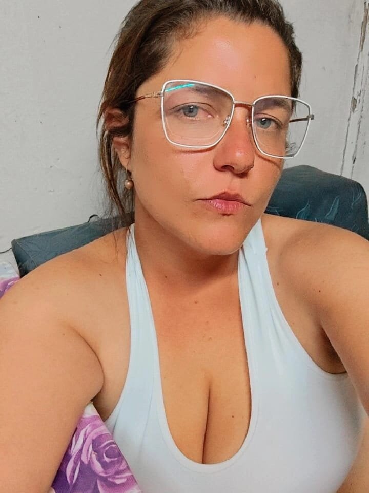 FemmeFatale32's Offline XXX Chat