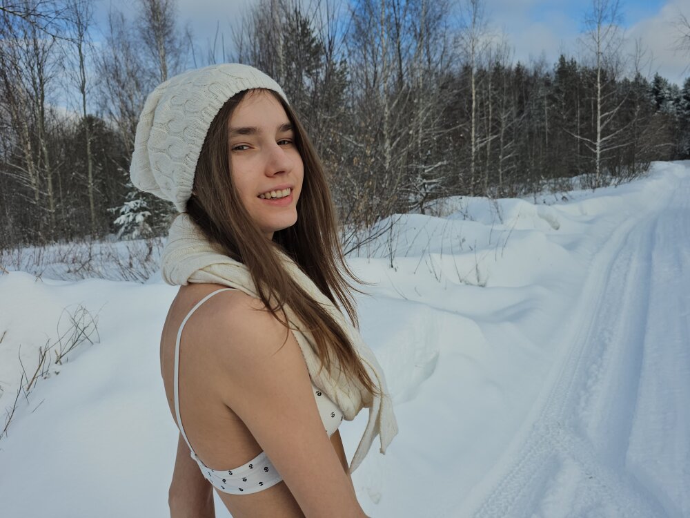Live sex webcam photo for elikako #289991854