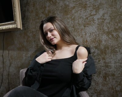 LilyOsment 🧥 live cam