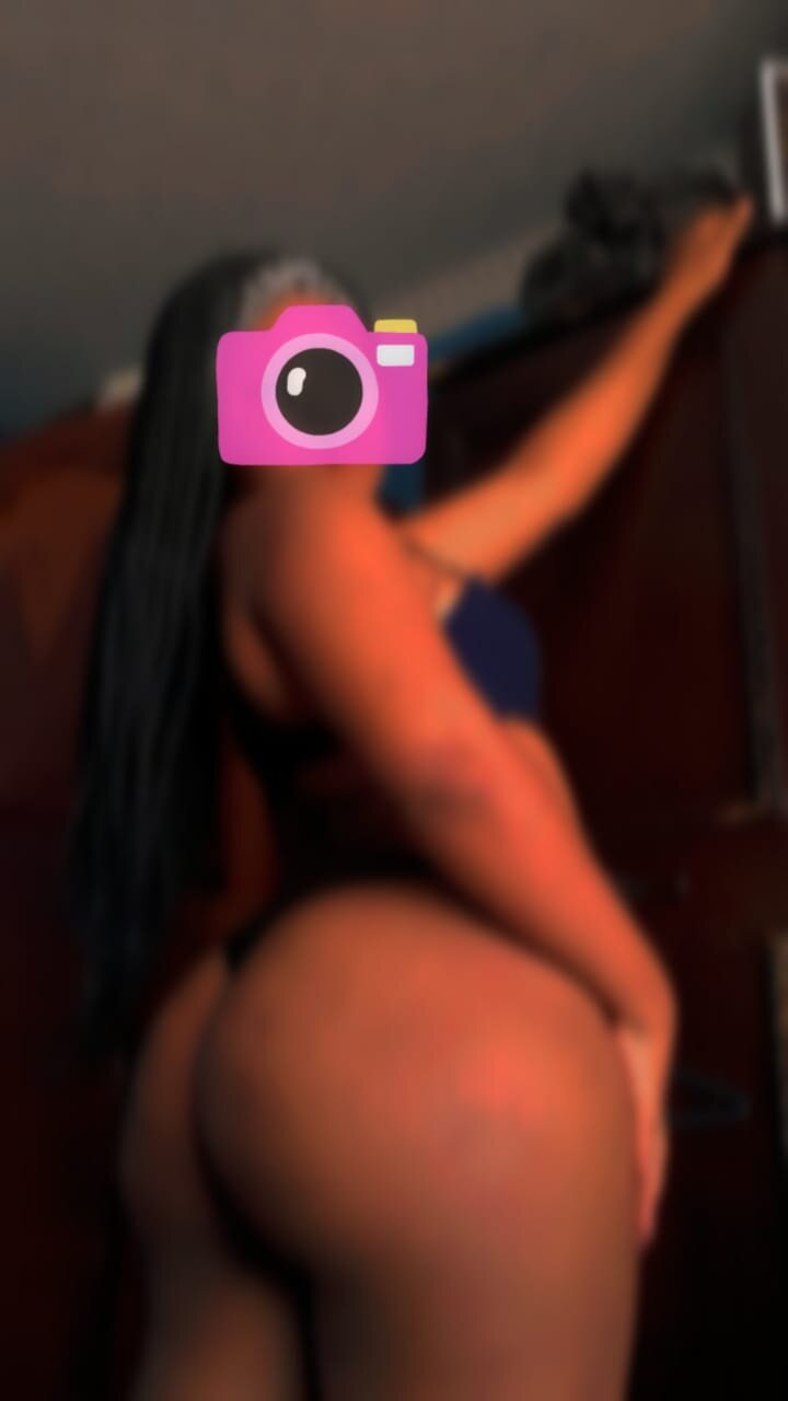 busty_booty008
