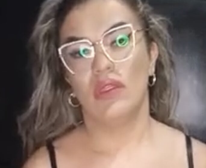 Jennifer-01 Chat XXX offline