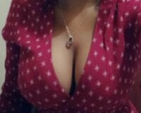 BestBoobiez's Offline Chat Room