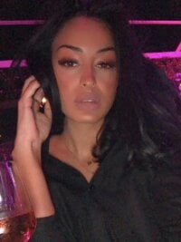 _Samira's Offline Chat Room
