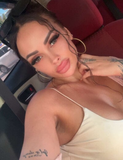 Hotsharwty - moderately priced cam2cam