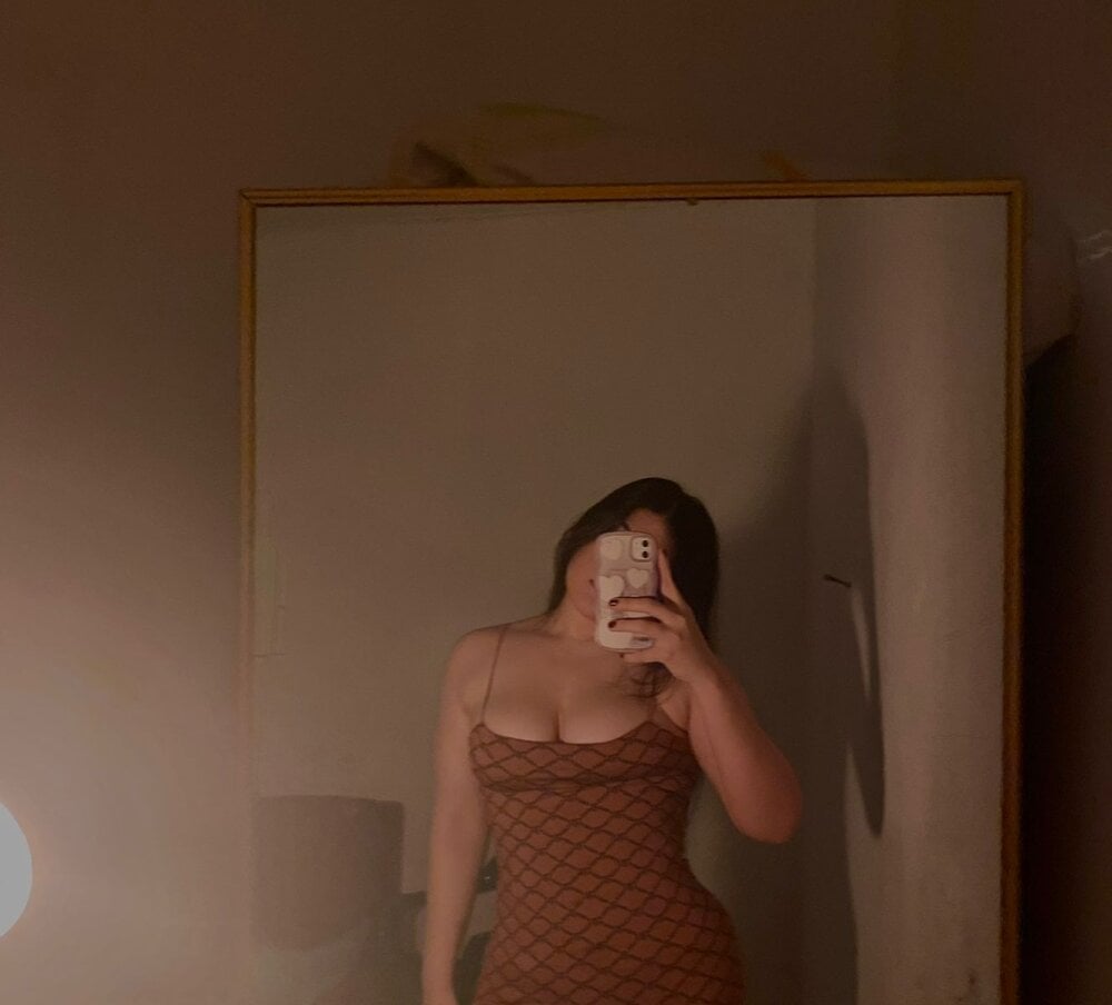 stripchat katheolson webcam profile pic via cheapadultsexcams.com