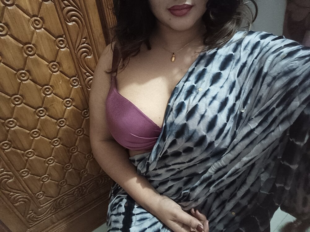 newporncams.com beauty_queen_soniya livesex profile in the-muse-mountain cams