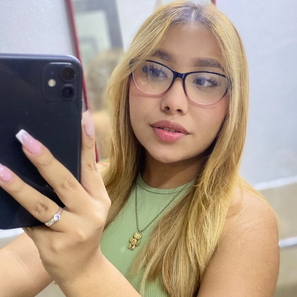 Emmily_Evans69 profile