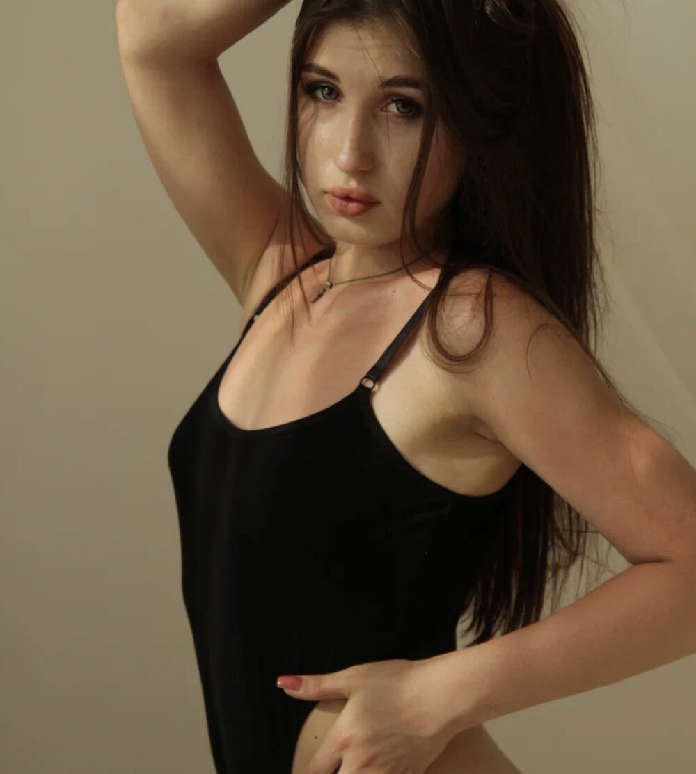 Watch ArinaBel live on cam on StripChat