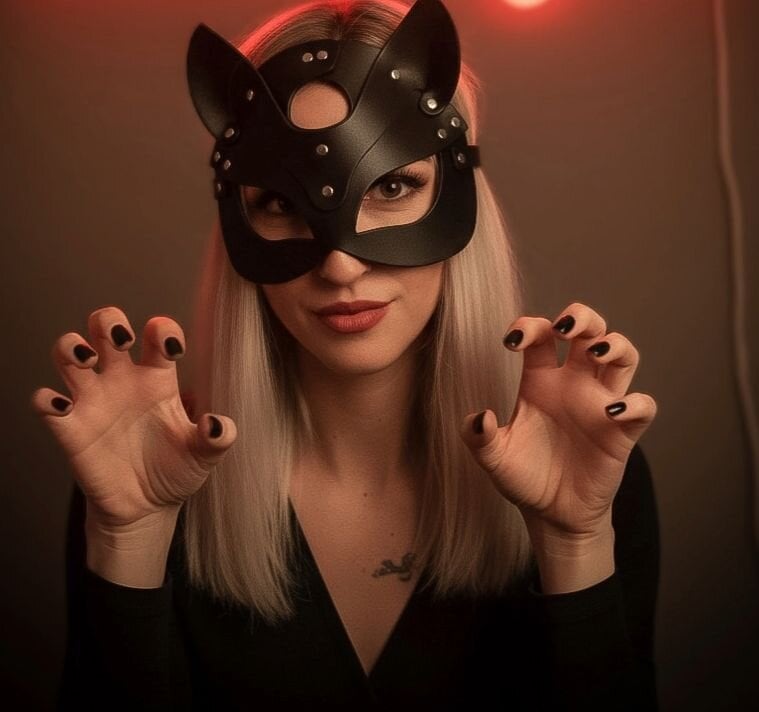 luna_lynx94 from stripchat