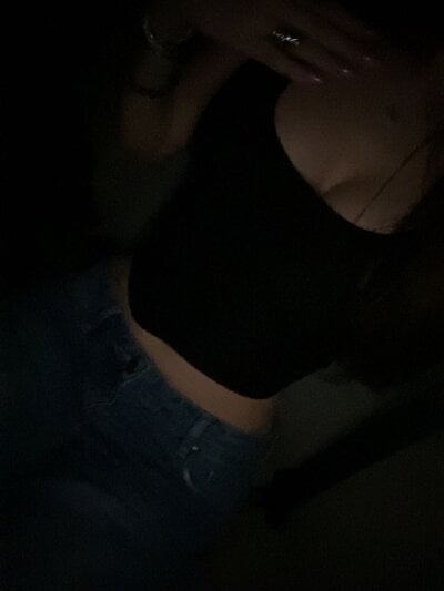 emilycoco on StripChat