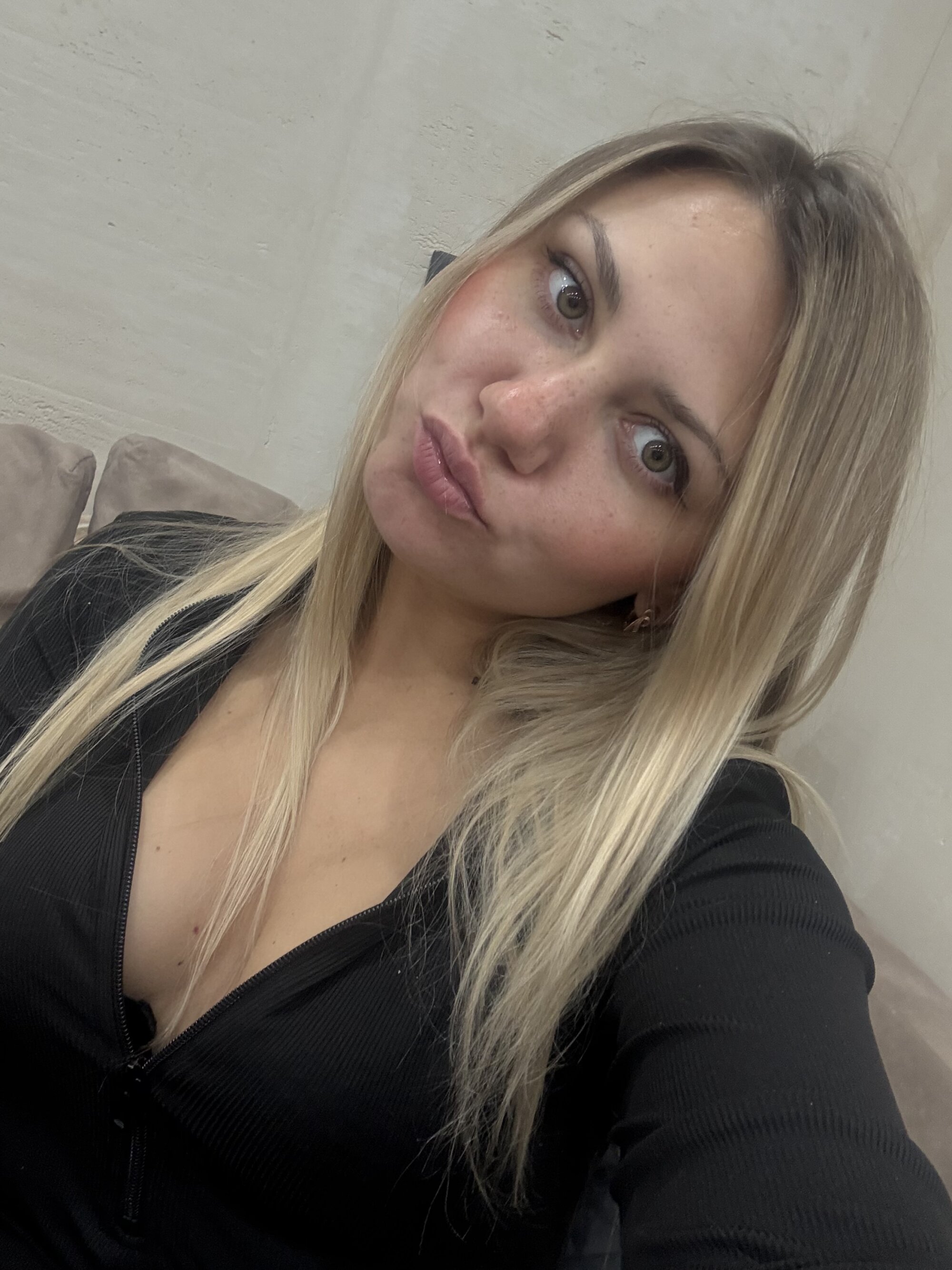 MonicaBlond