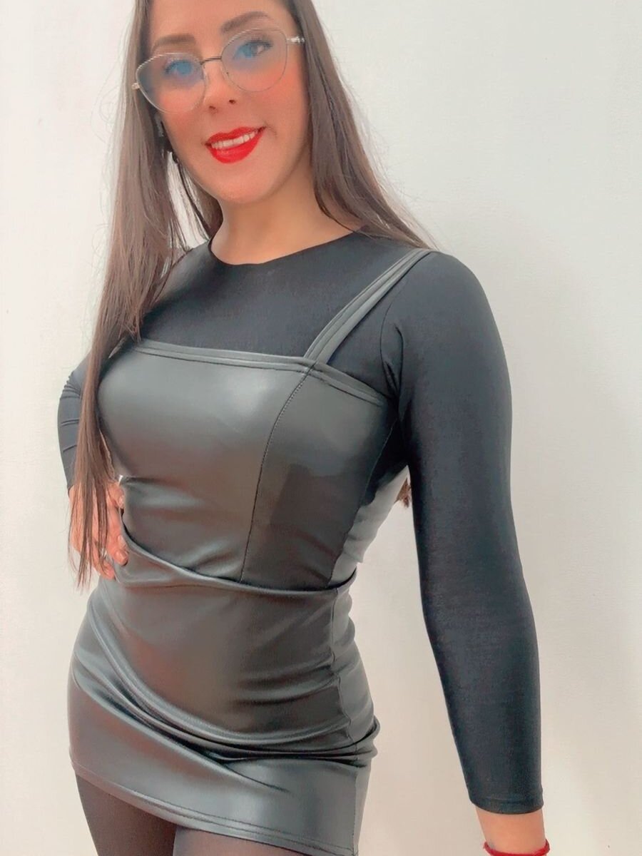 alika_pariscm from stripchat