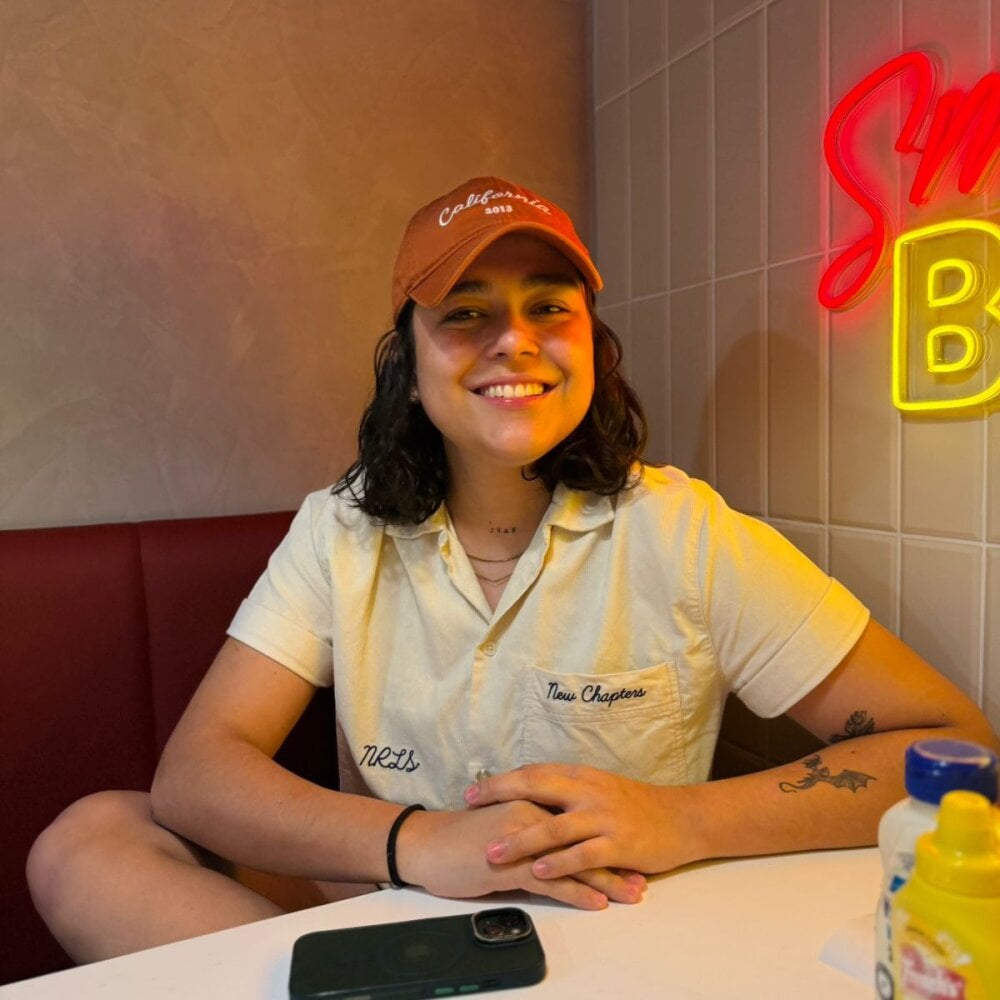 bestlivesexchat.com laurabuu_ livesex profile in ask-me-i-might-tell cams